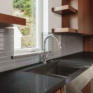 Silestone countertop in Nuit Grise in Kitchen